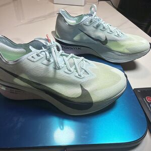 Size 6.5 - Nike ZoomX VaporFly Next% 4 Glacier Blue W